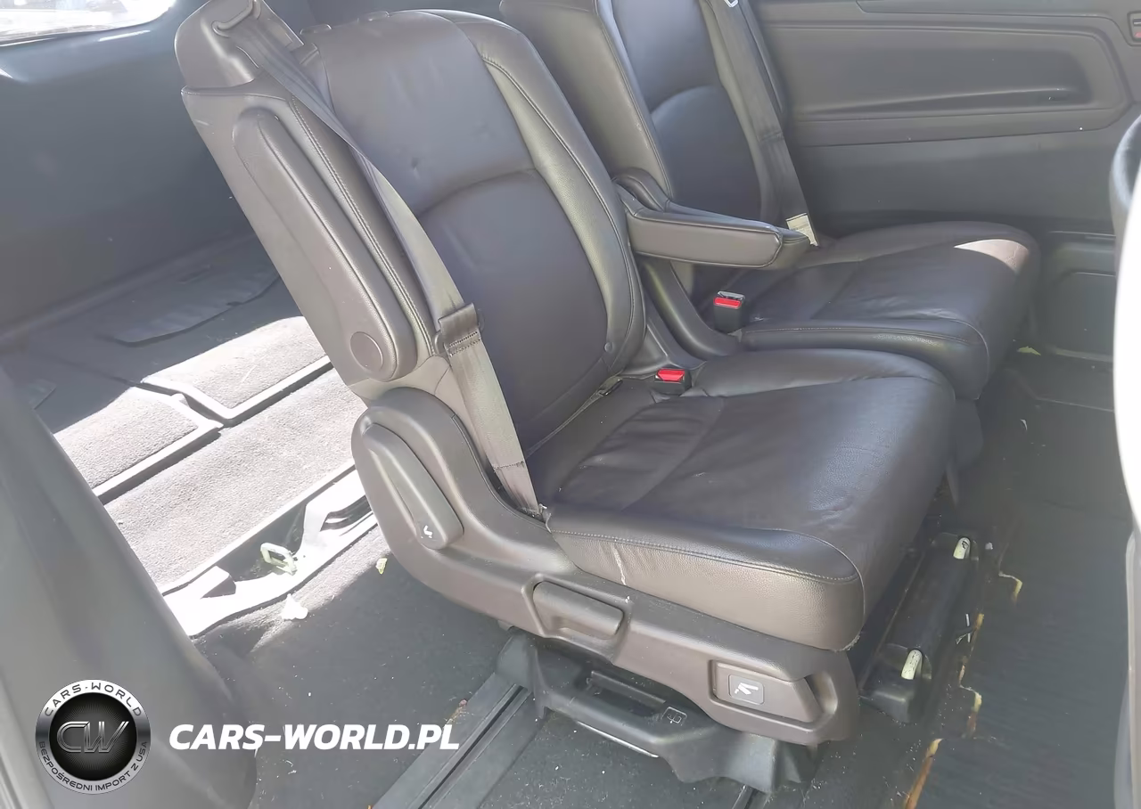 2018 Honda Odyssey Elite VIN:5FNRL6H94JB043411 - 8