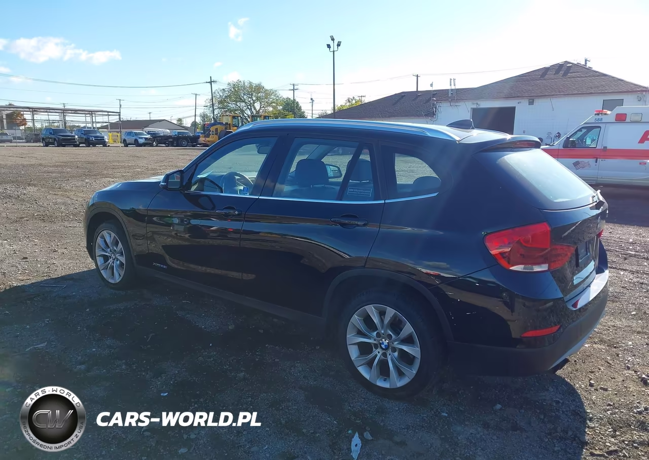 2014 BMW X1 xDrive28I VIN:WBAVL1C50EVY21231 - 3