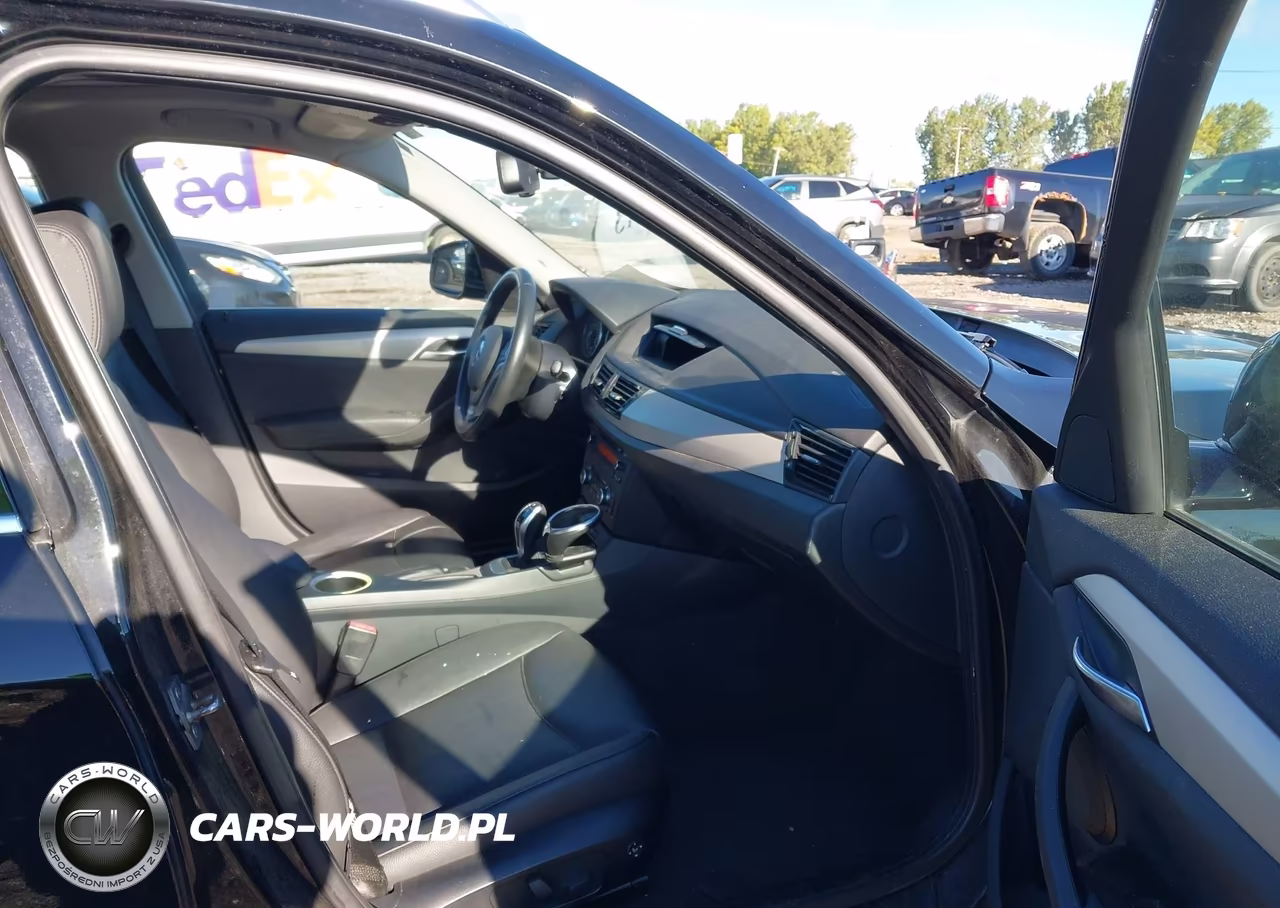 2014 BMW X1 xDrive28I VIN:WBAVL1C50EVY21231 - 5