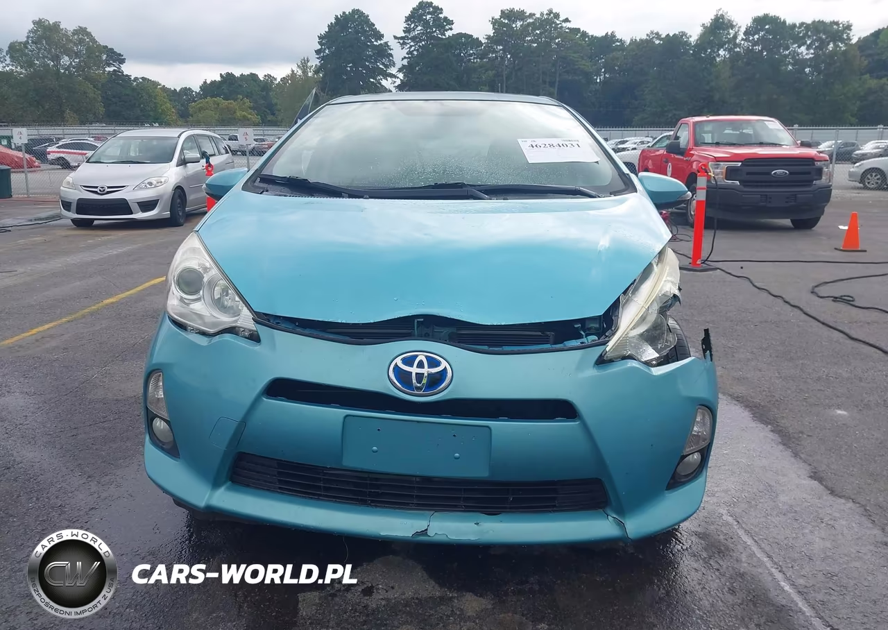 2014 Toyota Prius C Four VIN:JTDKDTB37E1063734 - 12