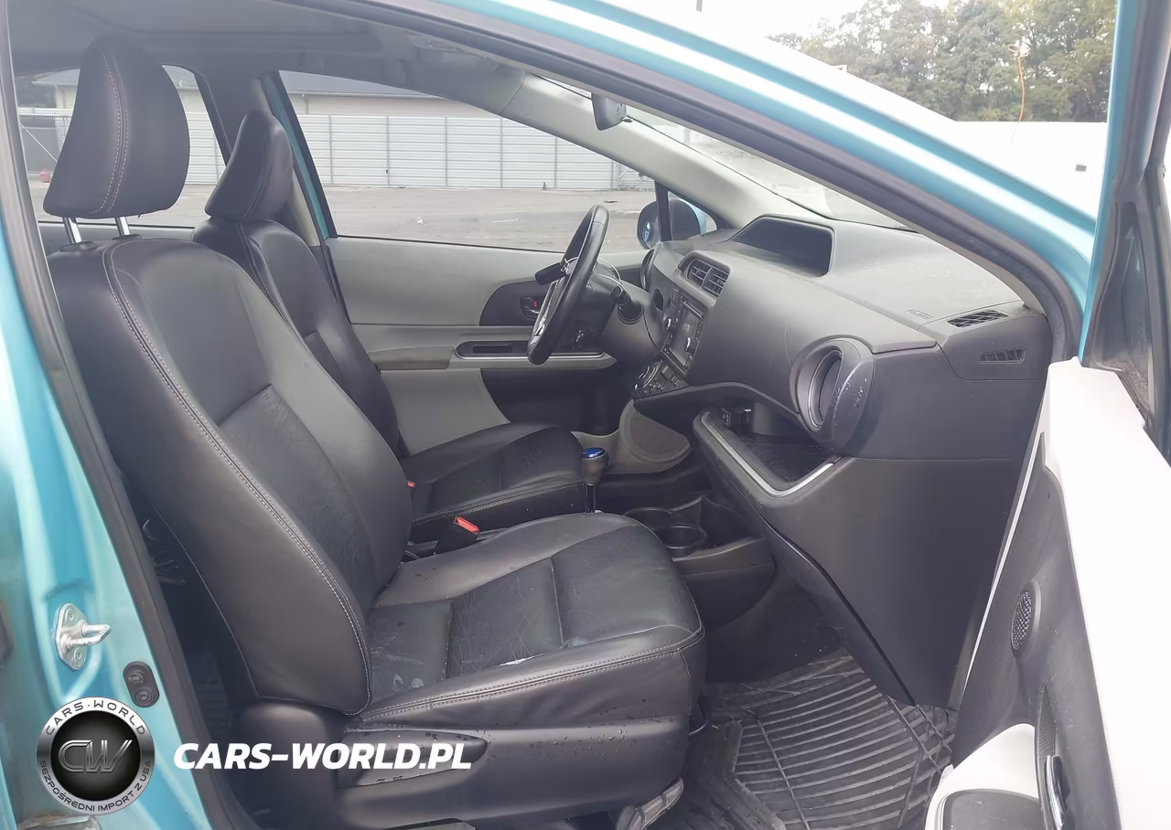 2014 Toyota Prius C Four VIN:JTDKDTB37E1063734 - 5