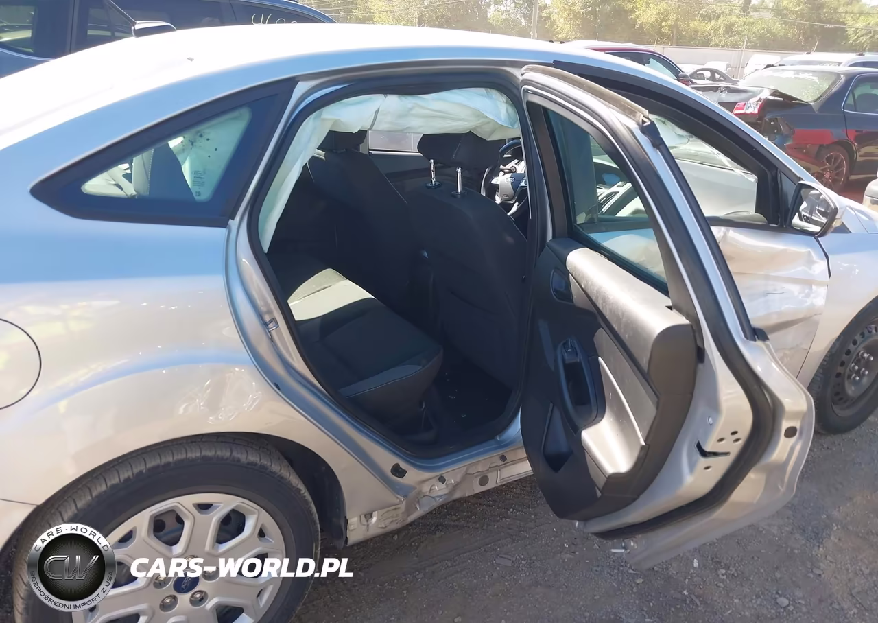 2012 Ford Focus Se VIN:1FAHP3F23CL396054 - 8