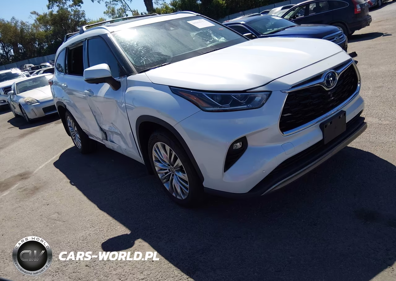 2023 Toyota Highlander Hybrid Platinum