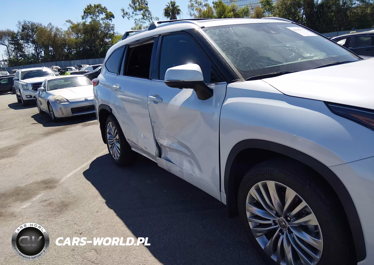 2023 Toyota Highlander Hybrid Platinum VIN:5TDFARAH9PS022831 - 18