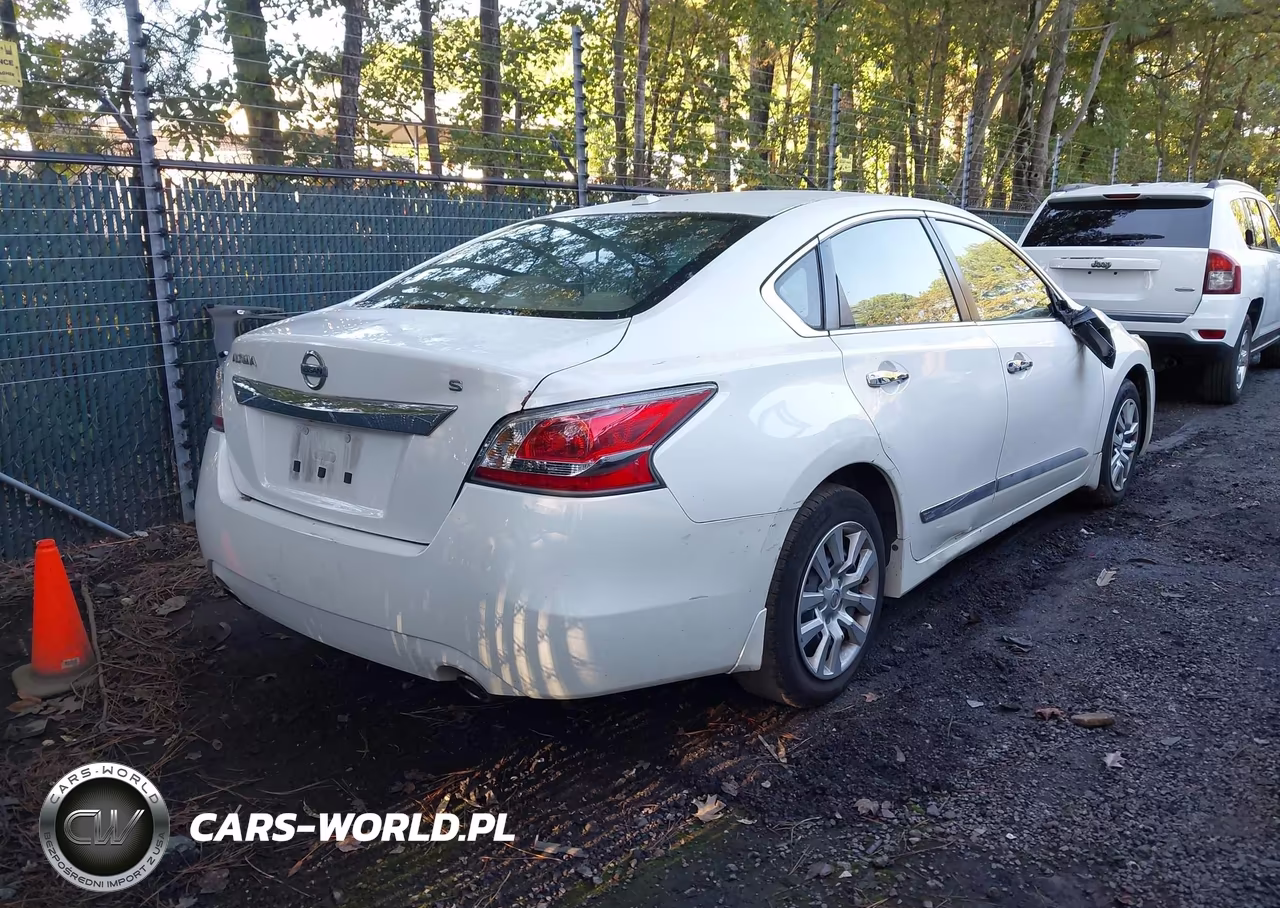 2015 Nissan Altima 2.5 S VIN:1N4AL3AP2FC103989 - 4