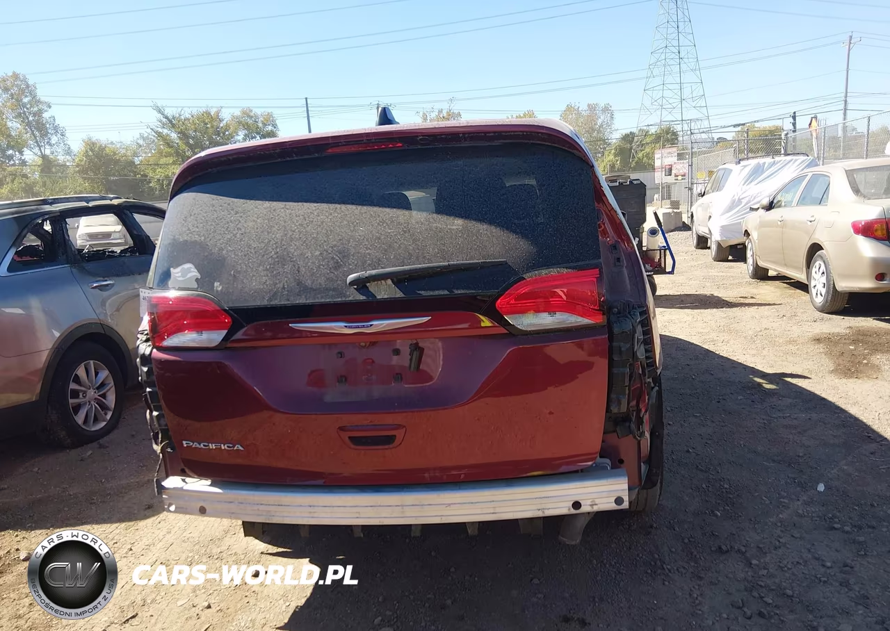 2018 Chrysler Pacifica L VIN:2C4RC1AG8JR237228 - 16