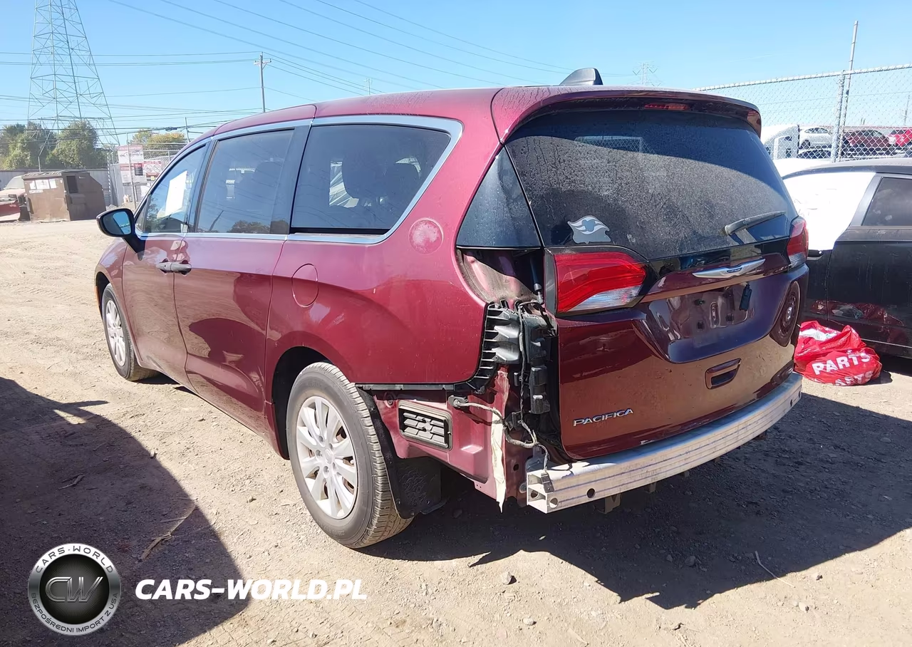 2018 Chrysler Pacifica L VIN:2C4RC1AG8JR237228 - 3