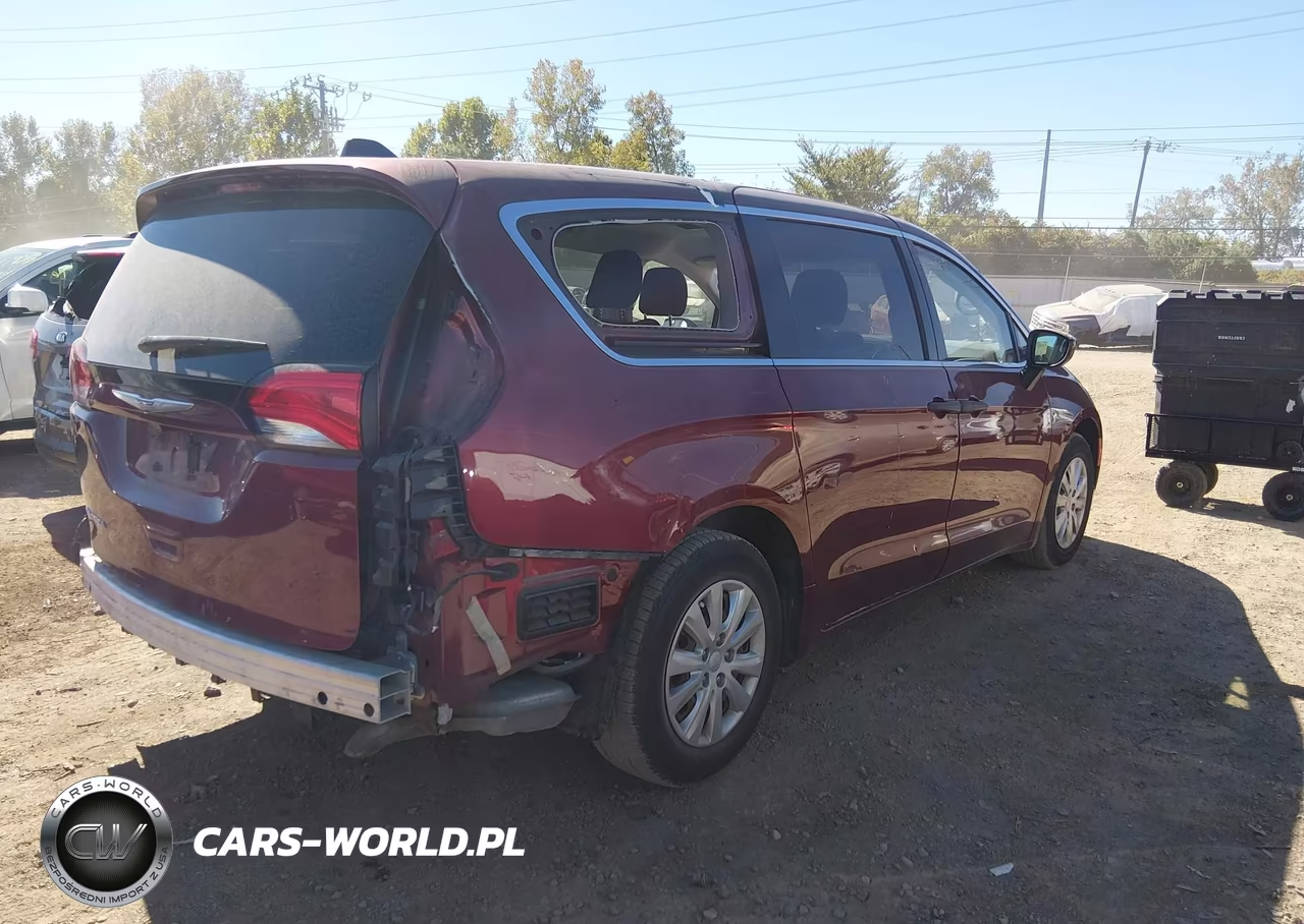 2018 Chrysler Pacifica L VIN:2C4RC1AG8JR237228 - 4