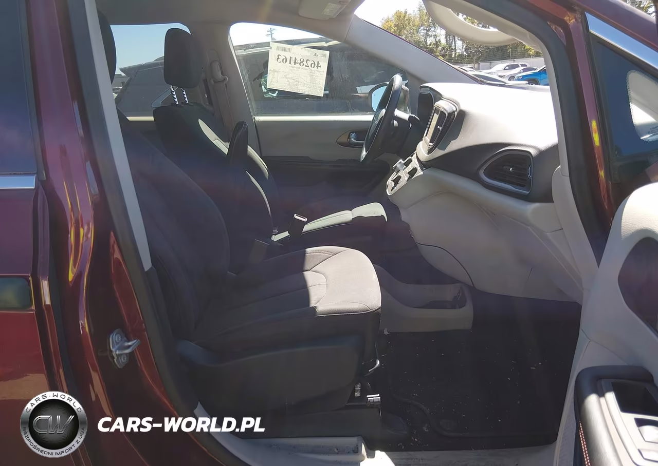 2018 Chrysler Pacifica L VIN:2C4RC1AG8JR237228 - 5