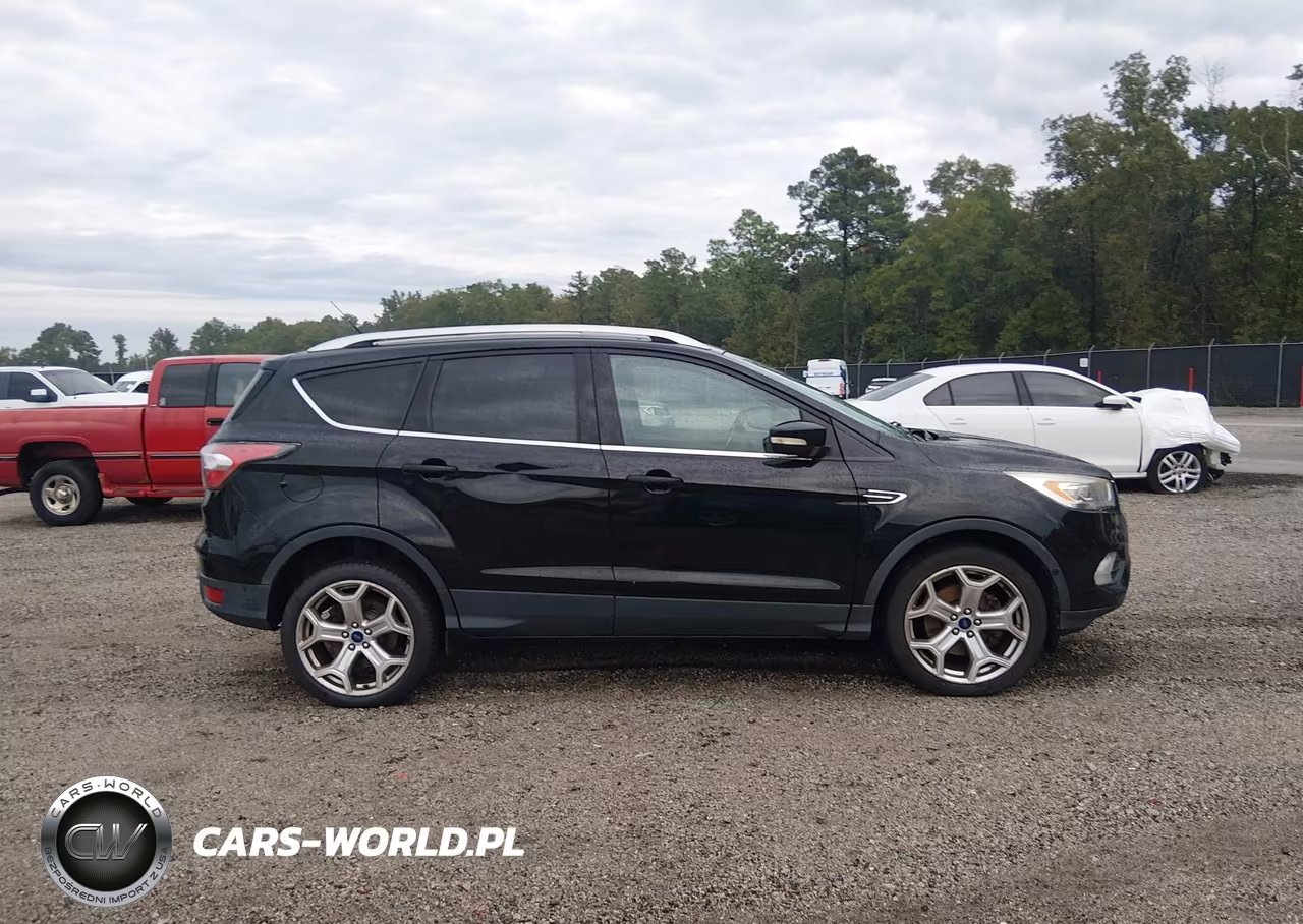 2017 Ford Escape Titanium VIN:1FMCU9J92HUA33326 - 13