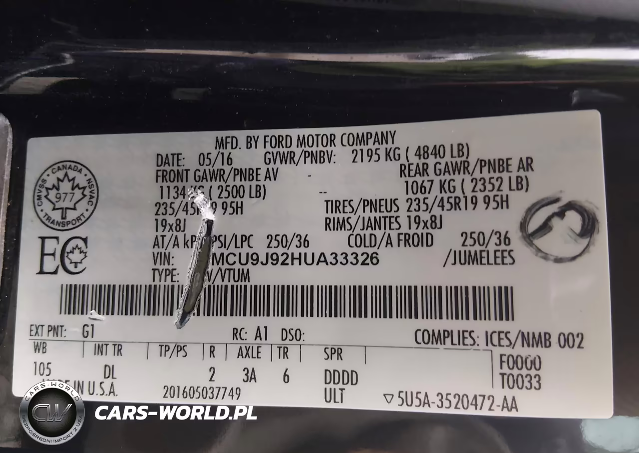 2017 Ford Escape Titanium VIN:1FMCU9J92HUA33326 - 9