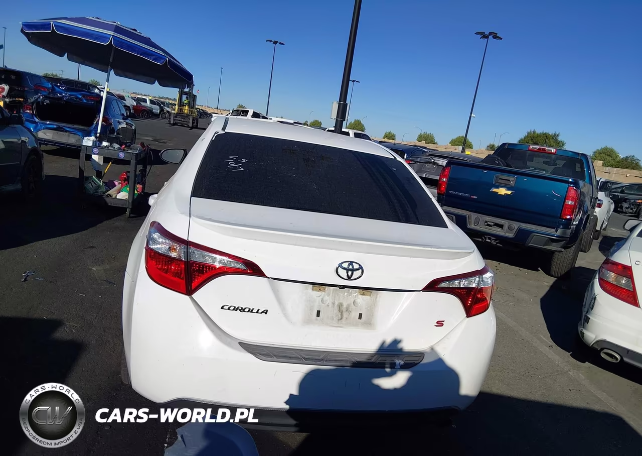 2015 Toyota Corolla S Plus VIN:5YFBURHE4FP361795 - 16