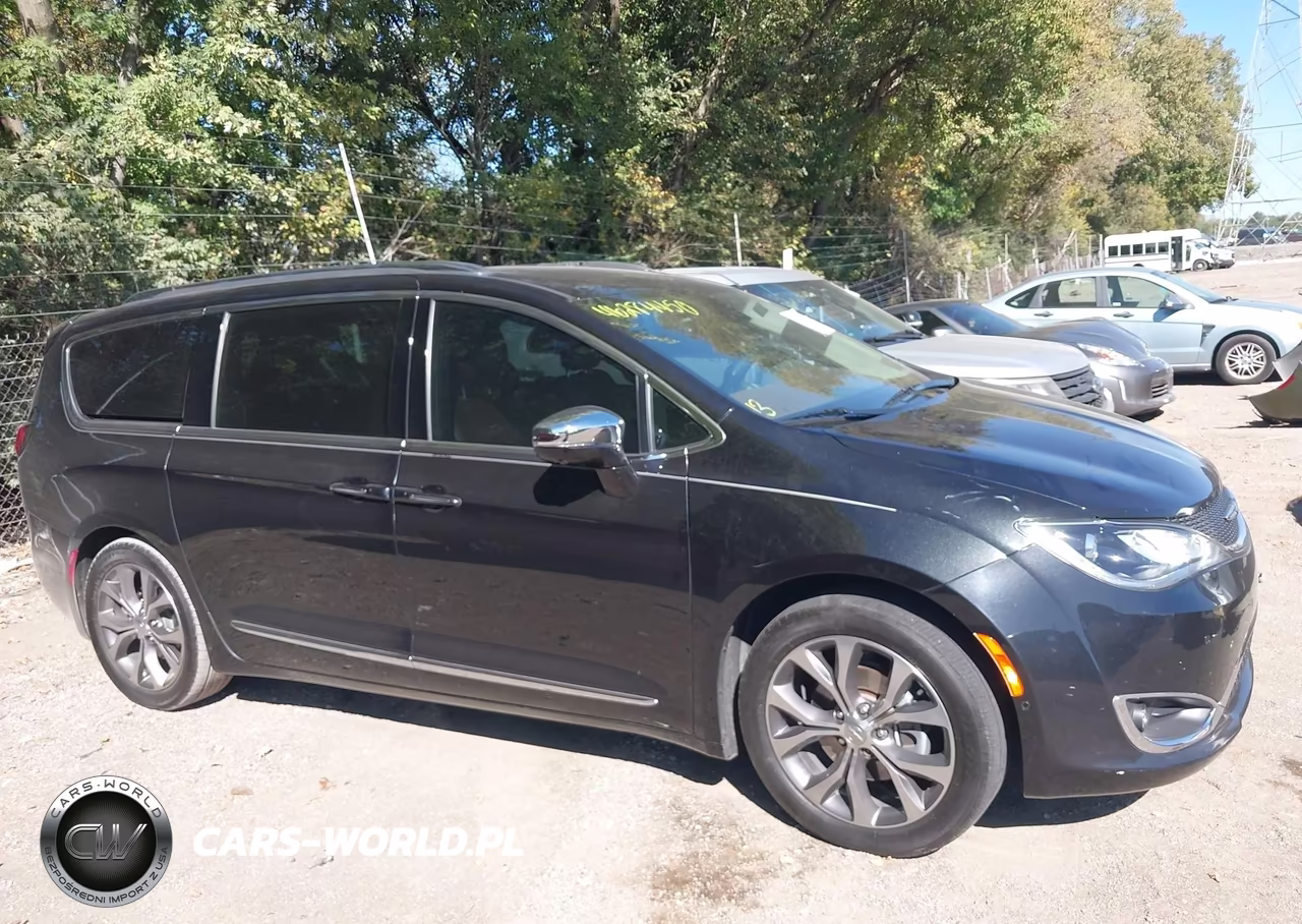 2017 Chrysler Pacifica Limited VIN:2C4RC1GG5HR528190 - 13