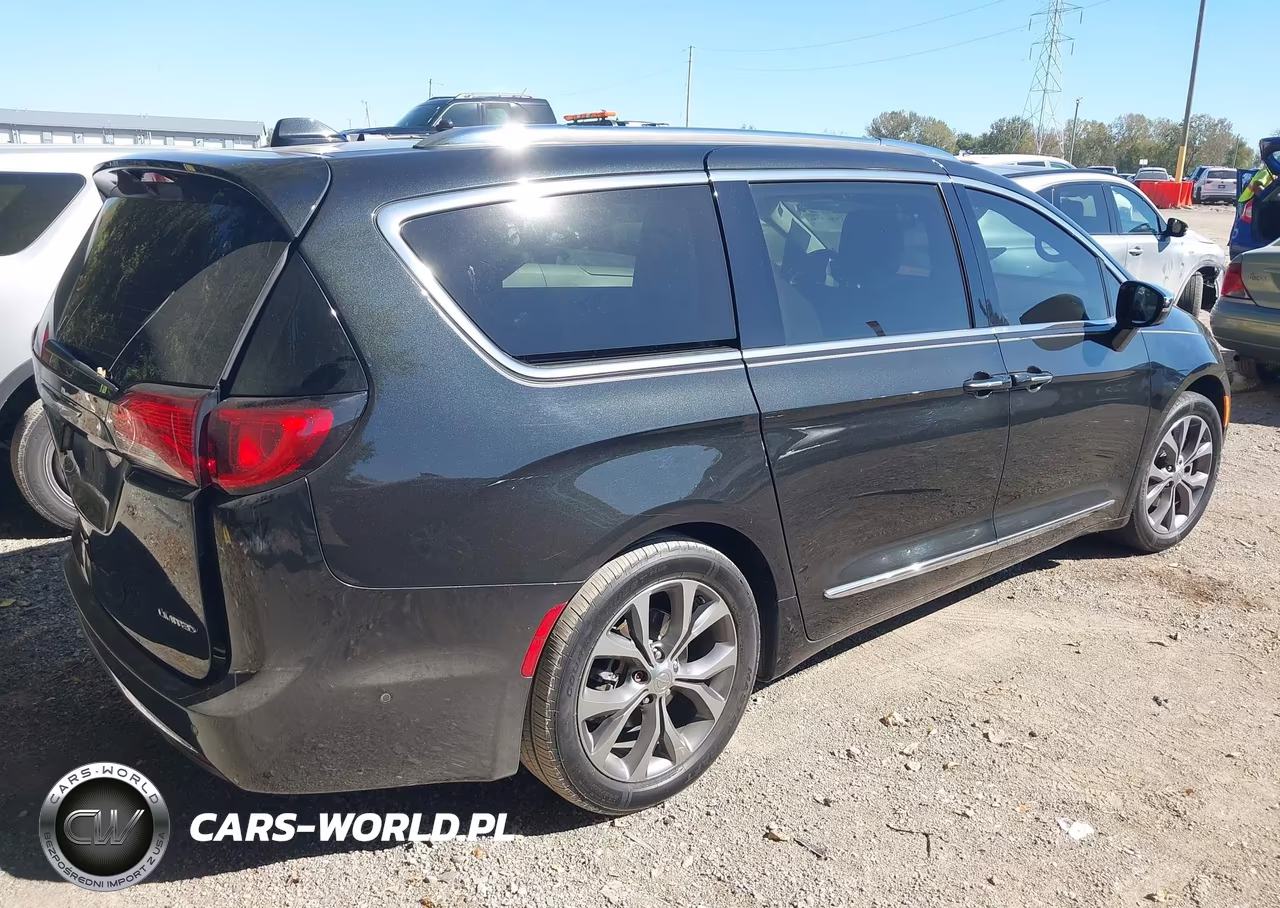 2017 Chrysler Pacifica Limited VIN:2C4RC1GG5HR528190 - 4