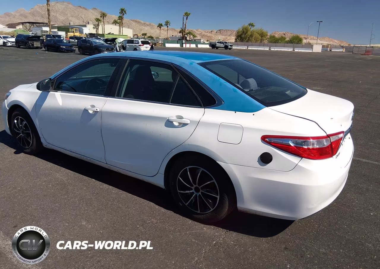 2016 Toyota Camry Le VIN:4T4BF1FK0GR530091 - 3
