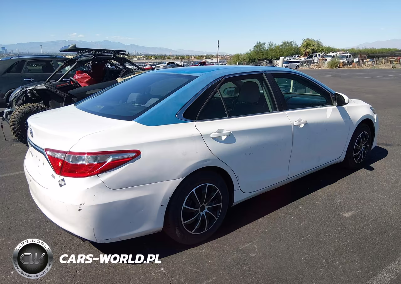 2016 Toyota Camry Le VIN:4T4BF1FK0GR530091 - 4