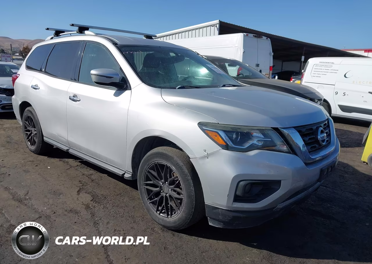 2017 Nissan Pathfinder Sv