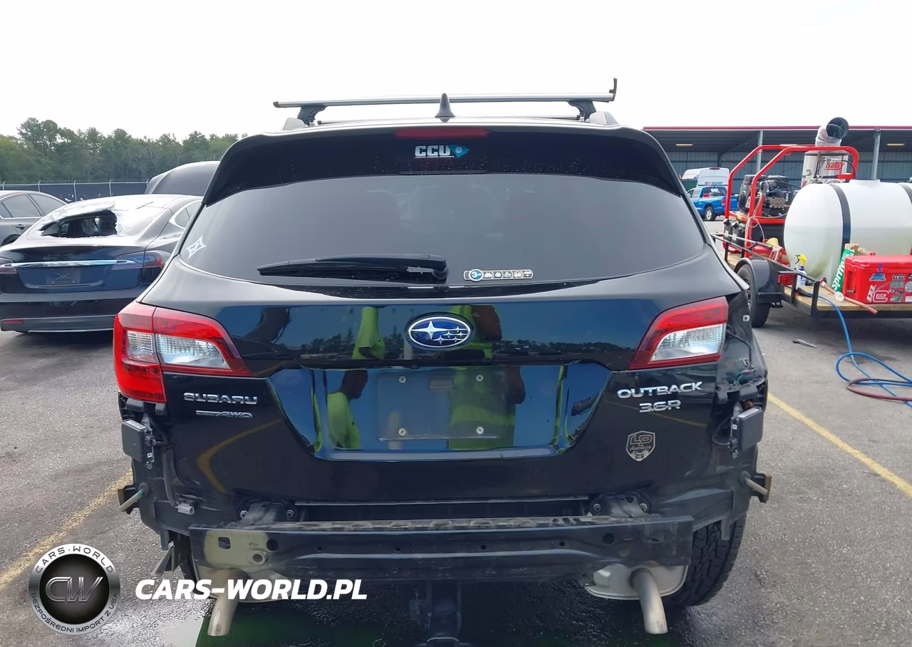 2017 Subaru Outback 3.6R Touring VIN:4S4BSETC8H3336104 - 17