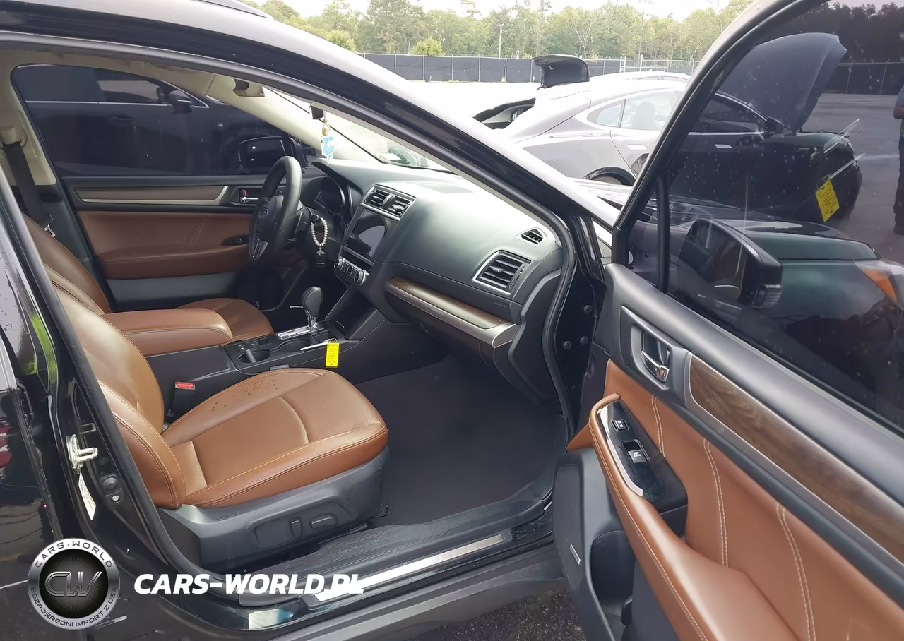2017 Subaru Outback 3.6R Touring VIN:4S4BSETC8H3336104 - 5