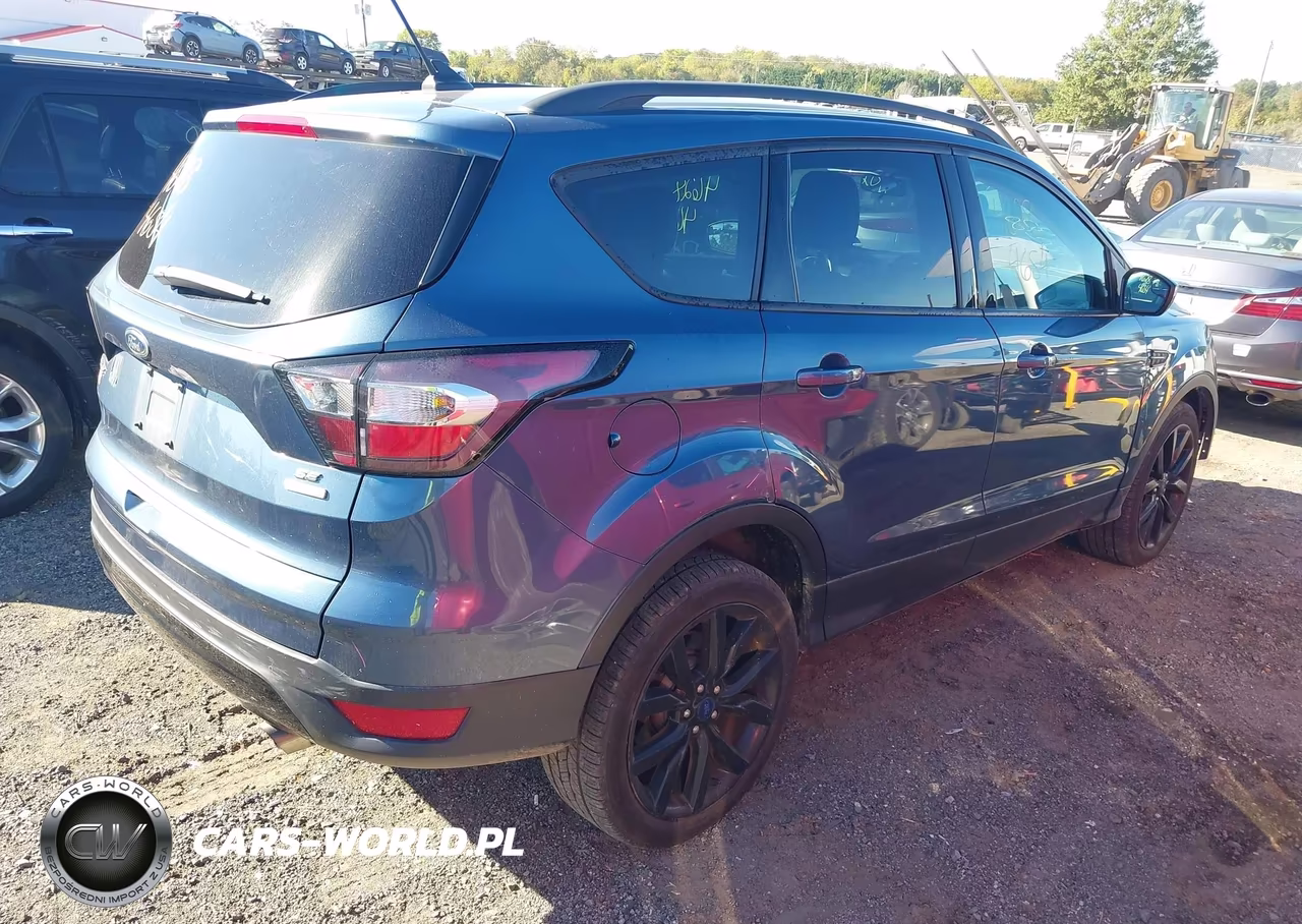 2018 Ford Escape Se VIN:1FMCU0GD0JUA53569 - 4