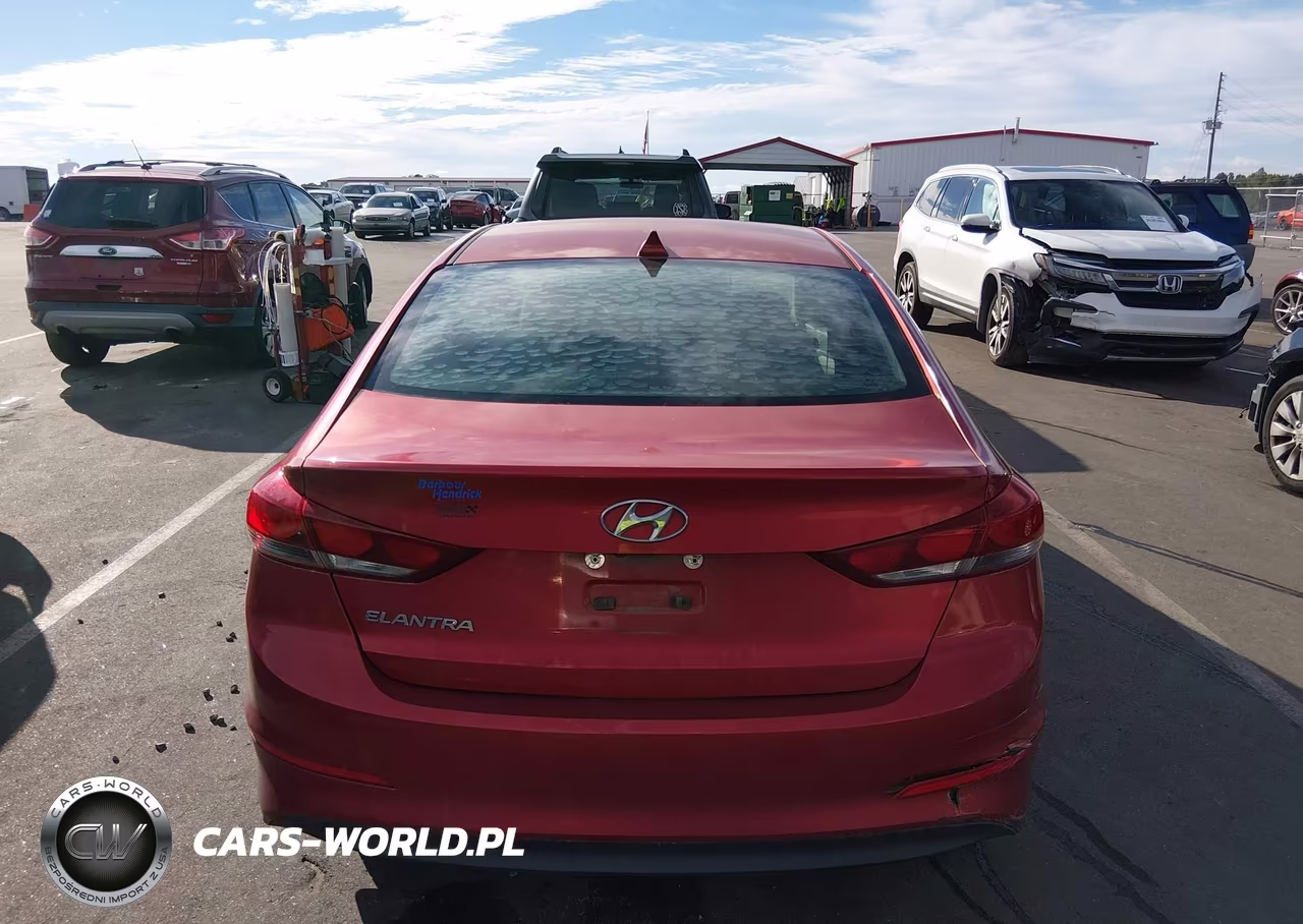 2018 Hyundai Elantra Value Edition VIN:5NPD84LF6JH303516 - 17