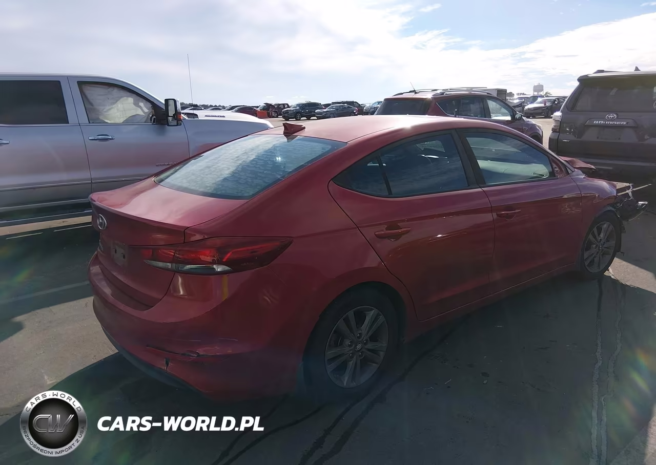 2018 Hyundai Elantra Value Edition VIN:5NPD84LF6JH303516 - 4