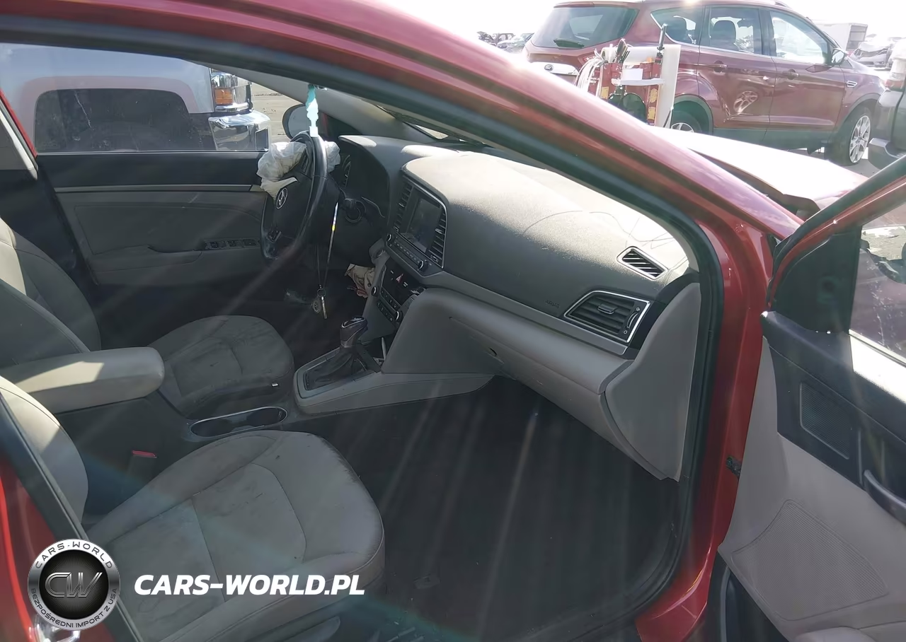 2018 Hyundai Elantra Value Edition VIN:5NPD84LF6JH303516 - 5