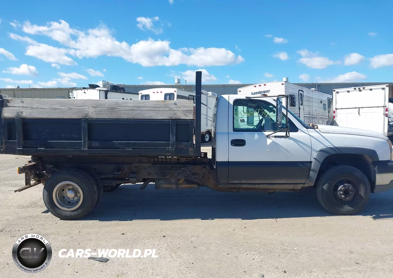 2004 Chevrolet Silverado 3500 Chassis VIN:1GBJC34U04E186324 - 13