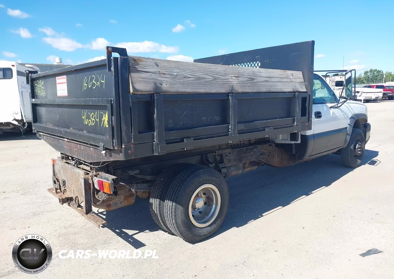 2004 Chevrolet Silverado 3500 Chassis VIN:1GBJC34U04E186324 - 4