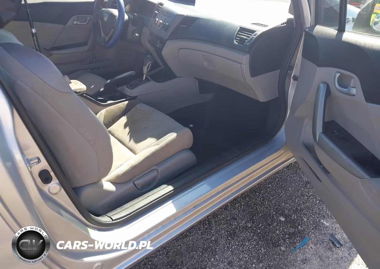 2012 Honda Civic Lx VIN:2HGFG3B5XCH524838 - 5