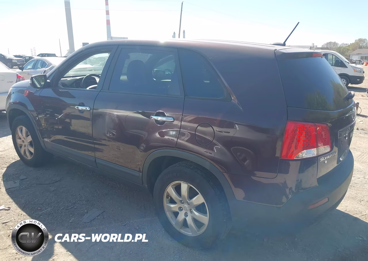 2011 Kia Sorento Lx VIN:5XYKTCA14BG085818 - 3