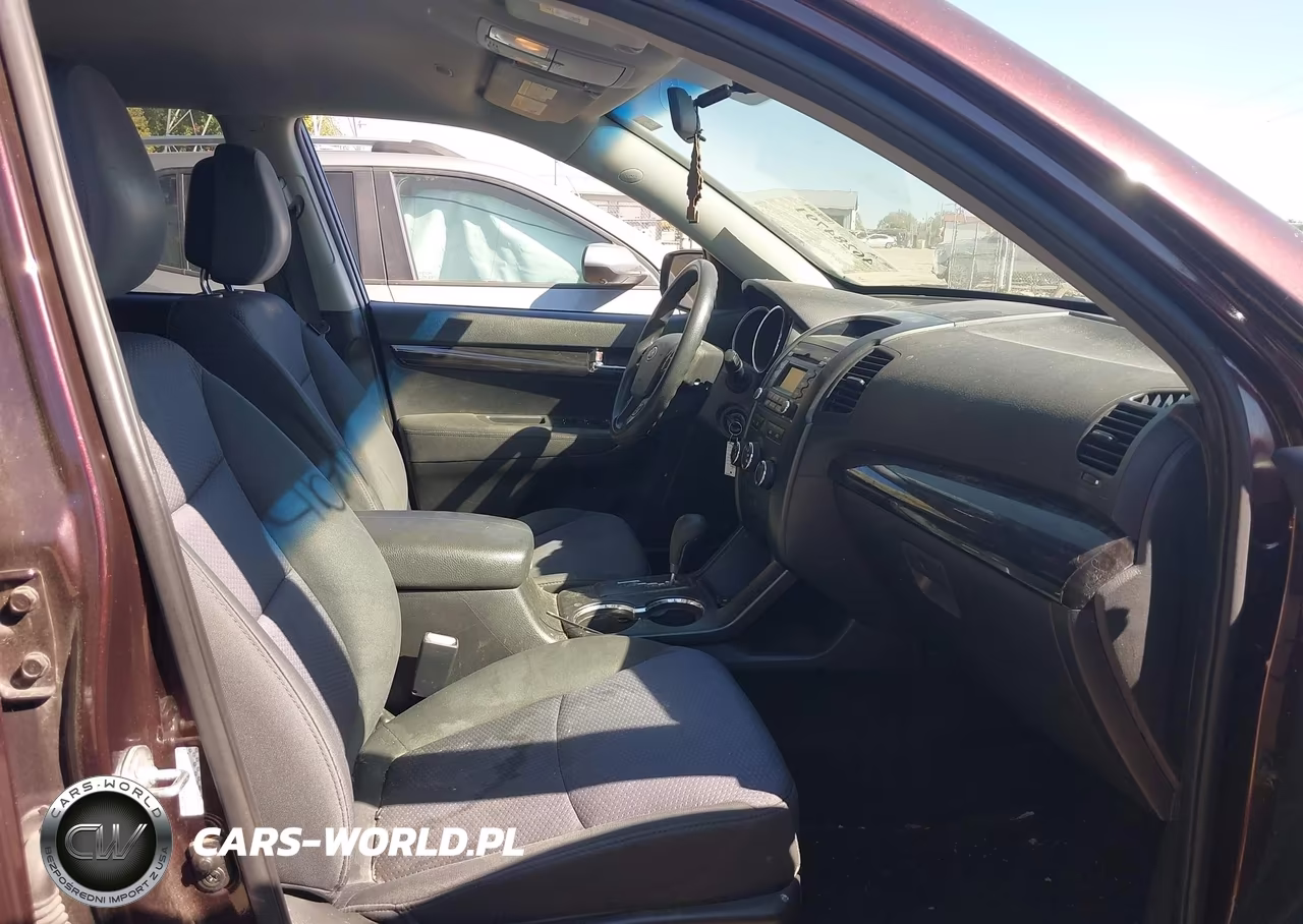 2011 Kia Sorento Lx VIN:5XYKTCA14BG085818 - 5