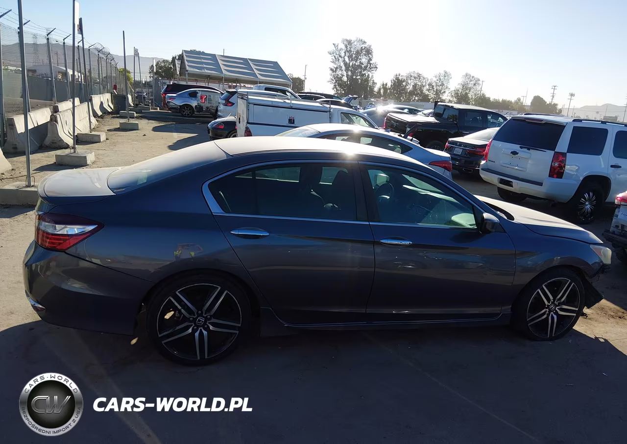 2017 Honda Accord Sport VIN:1HGCR2F55HA176941 - 14