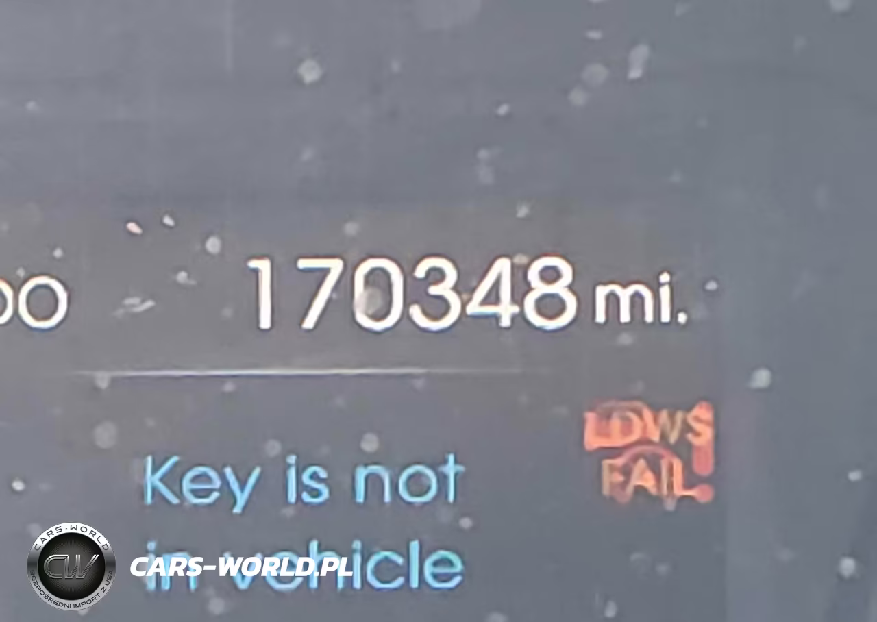 2012 Hyundai Genesis 3.8 VIN:KMHGC4DD0CU193379 - 12