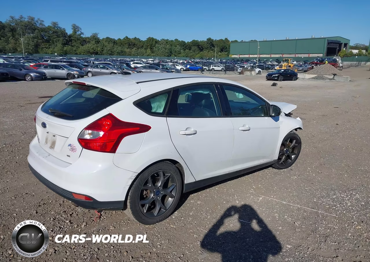 2013 Ford Focus Se VIN:1FADP3K20DL240284 - 4