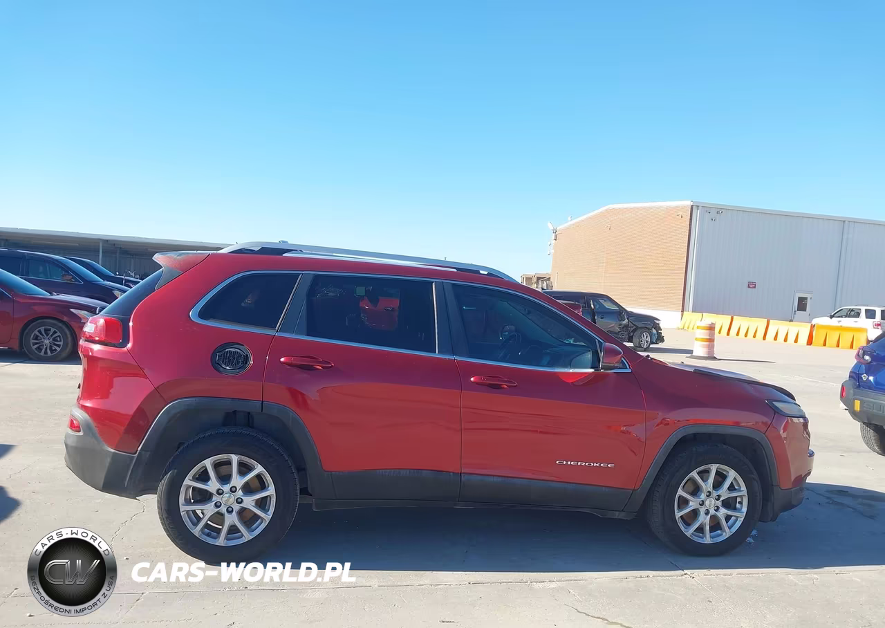 2015 Jeep Cherokee Latitude VIN:1C4PJLCS6FW531204 - 13