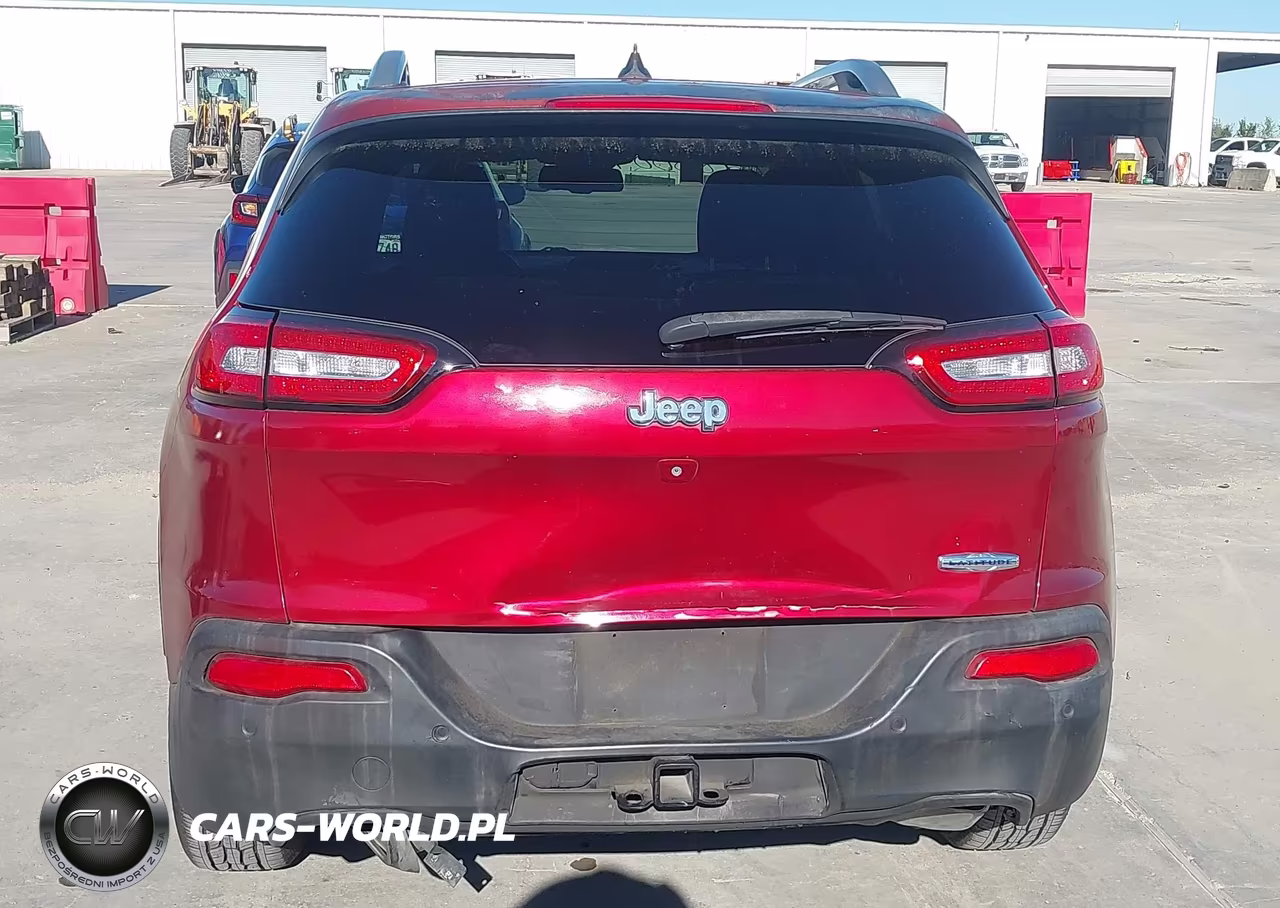 2015 Jeep Cherokee Latitude VIN:1C4PJLCS6FW531204 - 16