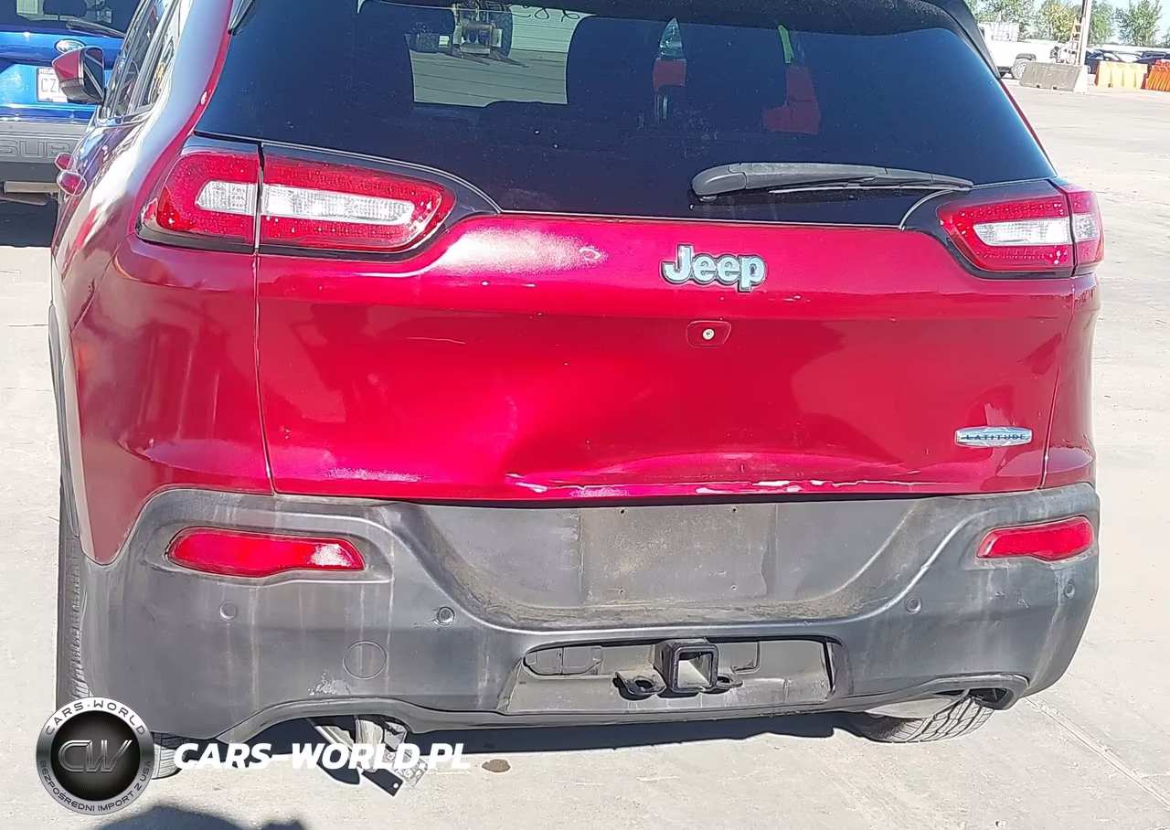 2015 Jeep Cherokee Latitude VIN:1C4PJLCS6FW531204 - 18