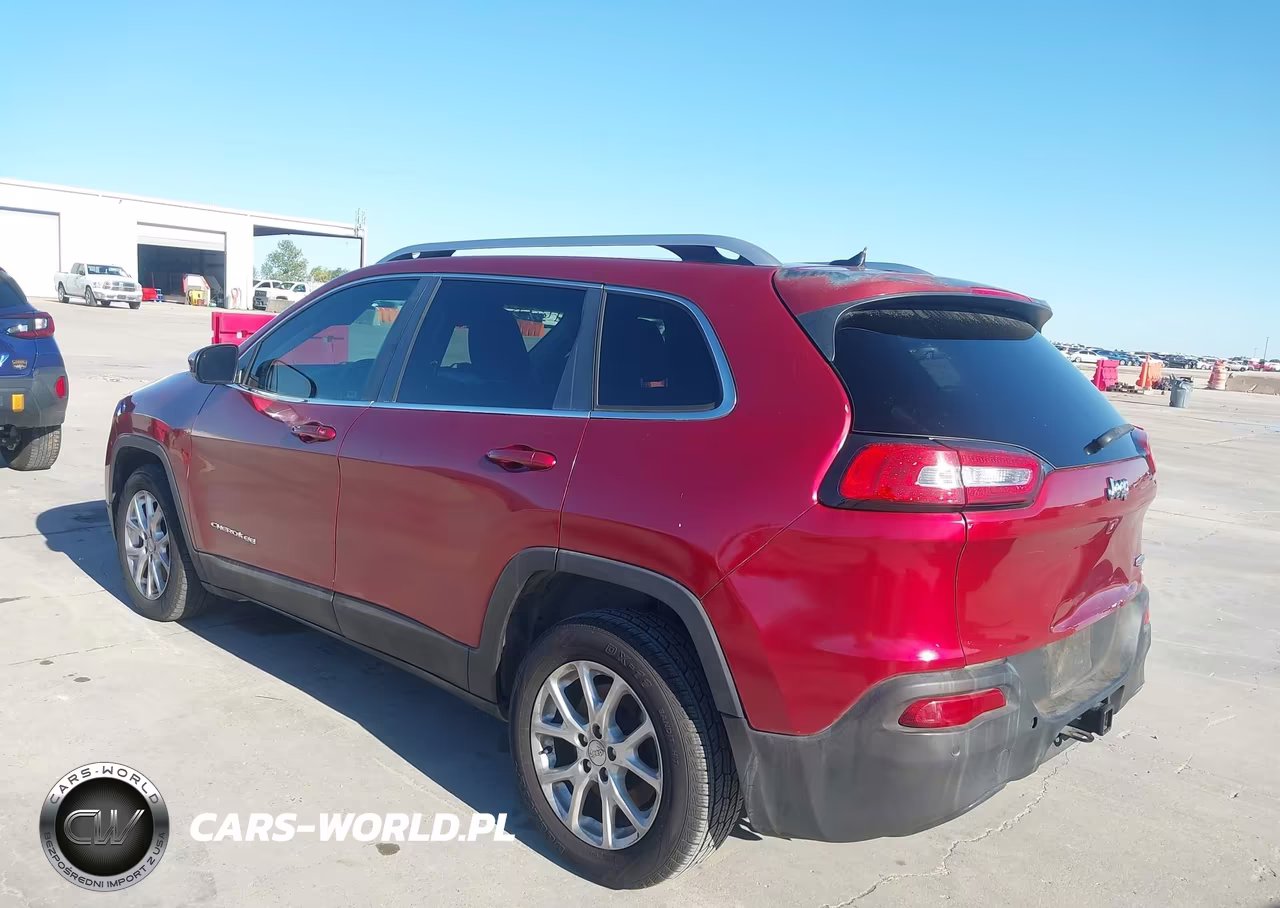 2015 Jeep Cherokee Latitude VIN:1C4PJLCS6FW531204 - 3