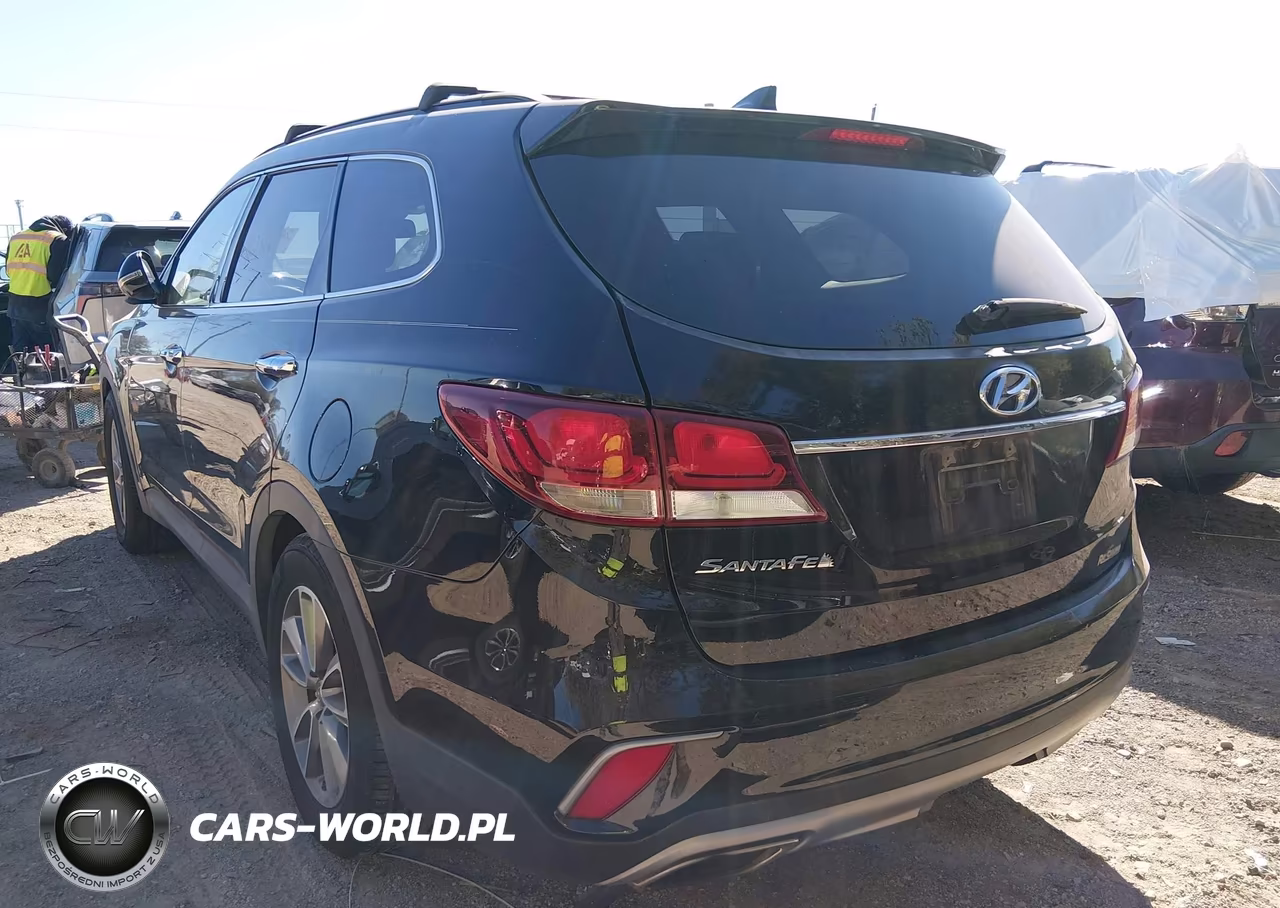 2018 Hyundai Santa Fe Se VIN:KM8SN4HF2JU287146 - 3
