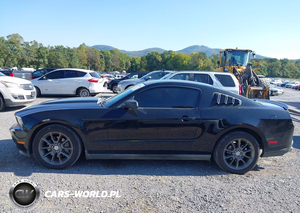 2011 Ford Mustang V6 Premium VIN:1ZVBP8AM0B5102034 - 14