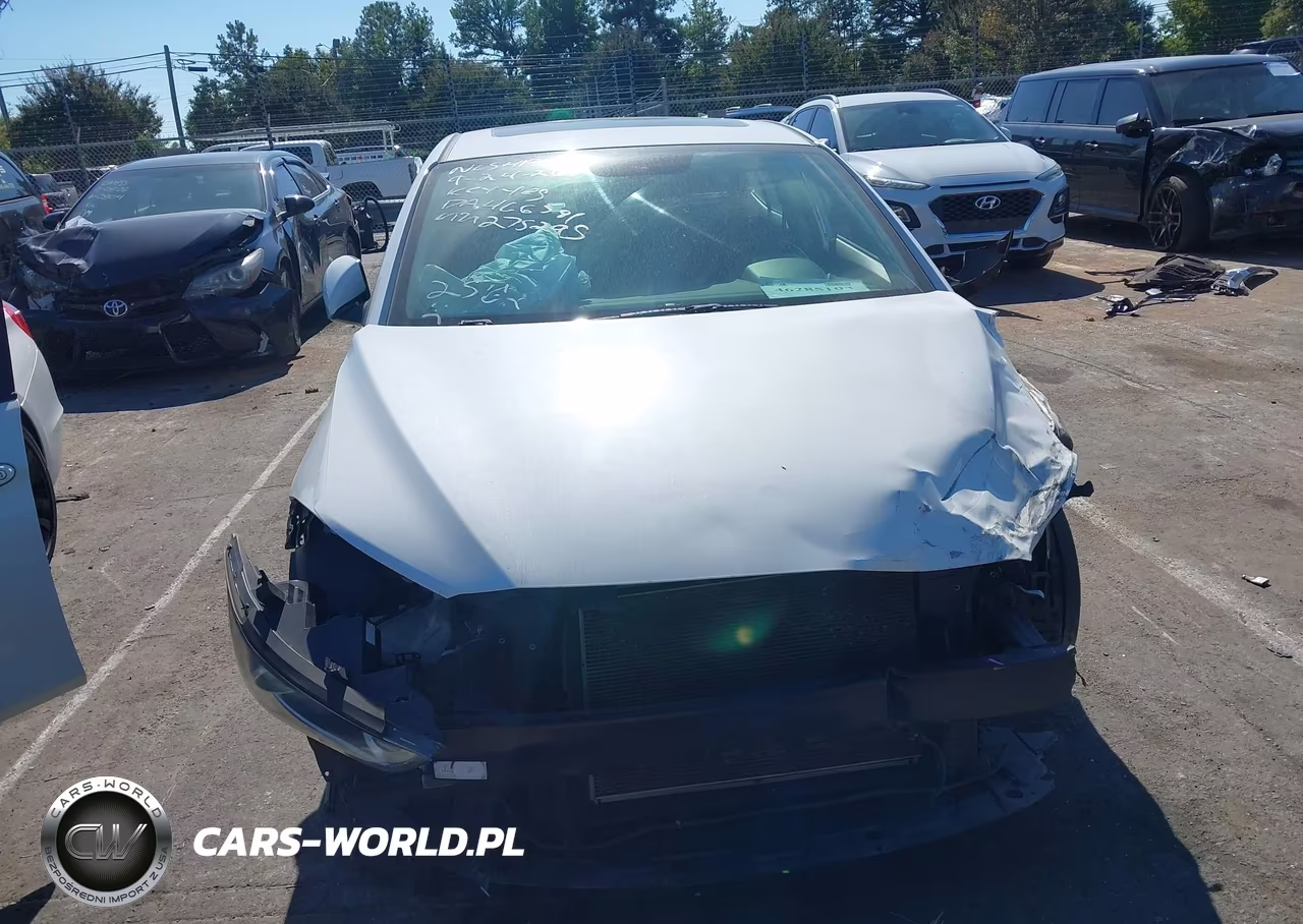 2018 Hyundai Elantra Value Edition VIN:5NPD84LF6JH275295 - 12