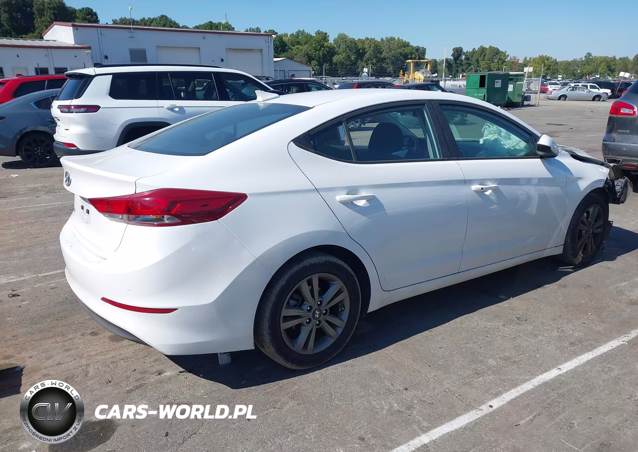 2018 Hyundai Elantra Value Edition VIN:5NPD84LF6JH275295 - 13