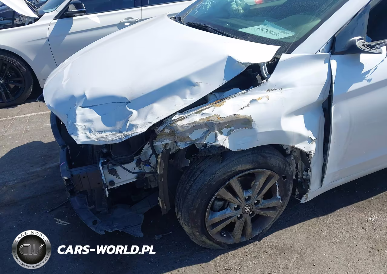 2018 Hyundai Elantra Value Edition VIN:5NPD84LF6JH275295 - 17