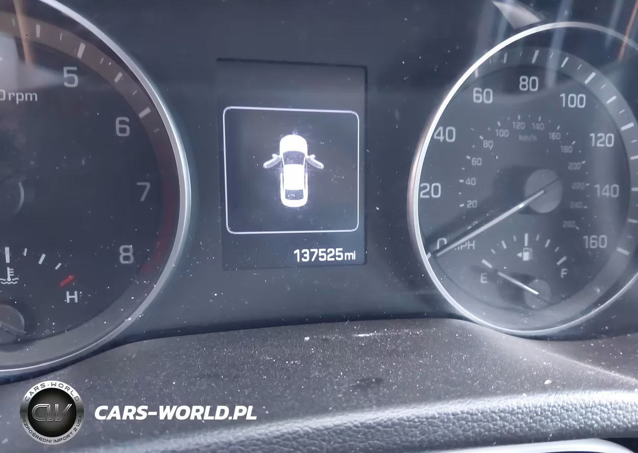 2018 Hyundai Elantra Value Edition VIN:5NPD84LF6JH275295 - 7