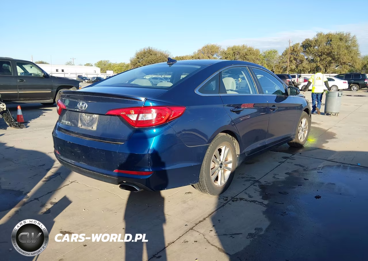 2015 Hyundai Sonata Se VIN:5NPE24AF7FH129925 - 4