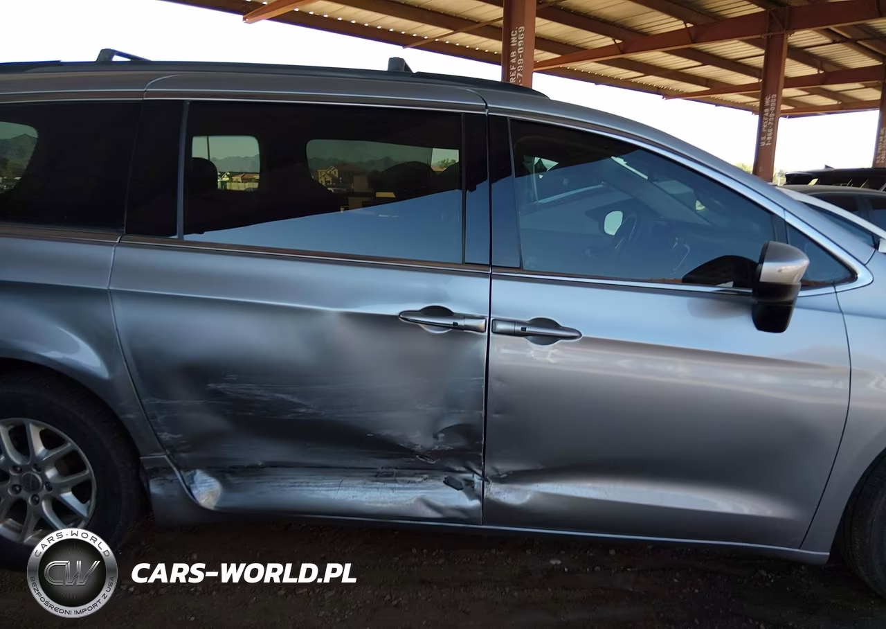 2020 Chrysler Voyager Lxi VIN:2C4RC1DG4LR182212 - 13