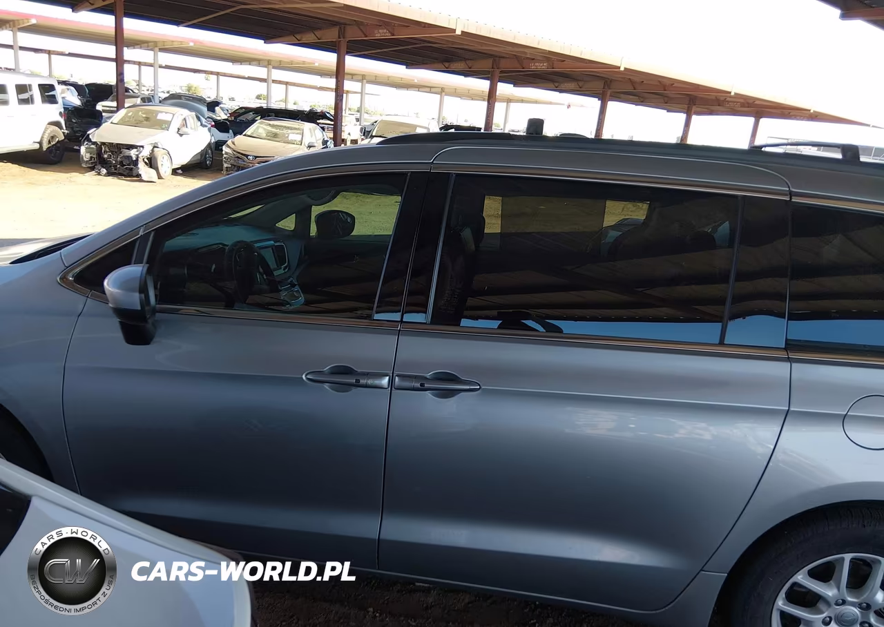 2020 Chrysler Voyager Lxi VIN:2C4RC1DG4LR182212 - 14