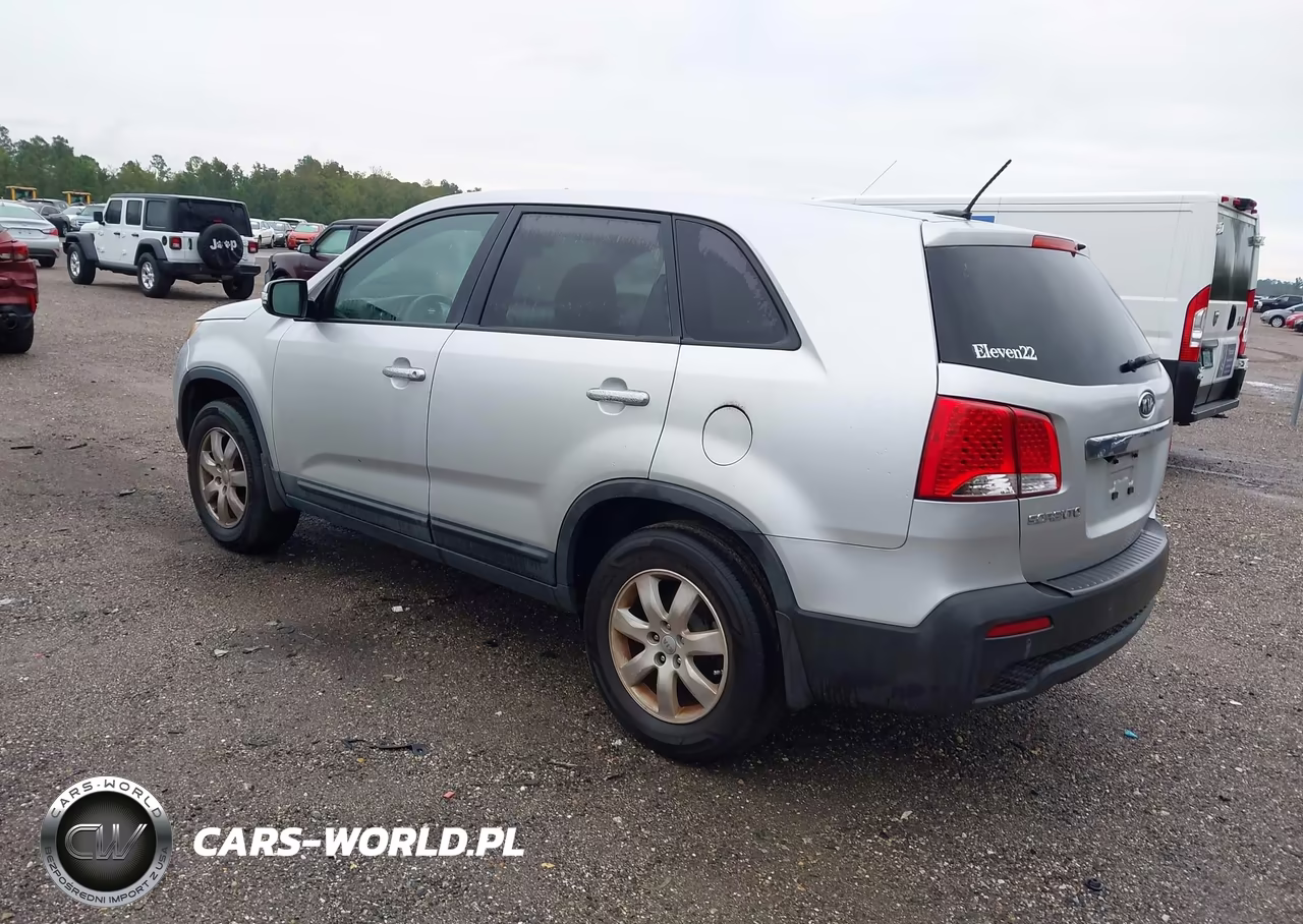 2013 Kia Sorento Lx VIN:5XYKT3A19DG399337 - 3