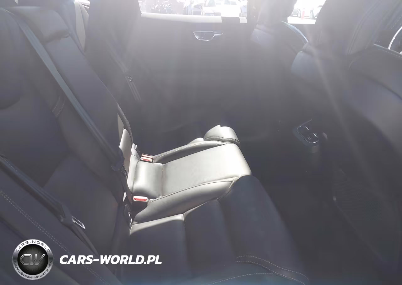 2025 Volvo Xc60 B5 Ultra Black Edition VIN:YV4M12RD5S1029889 - 8